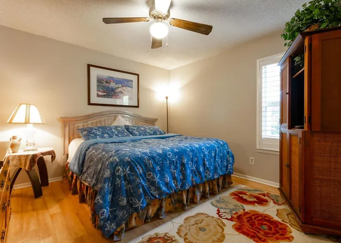 Holiday home Quiet ~ 10 Mi To Dtwn Pensacola
